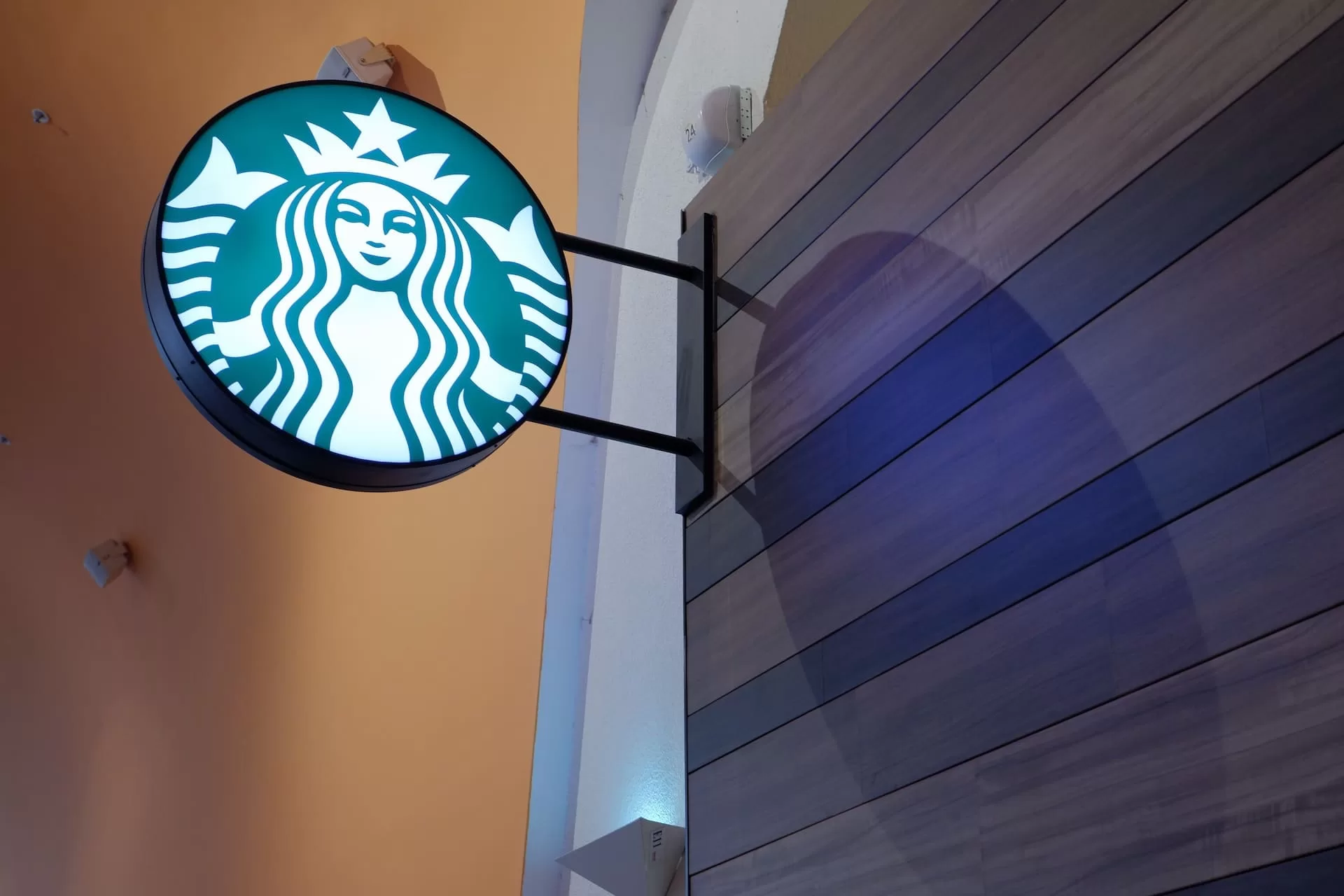 Password WiFi Starbucks Terbaru dan Cara Loginnya